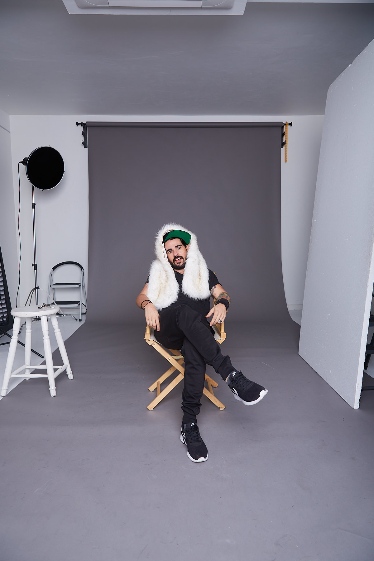 Behind the scenes moment from professional photography production