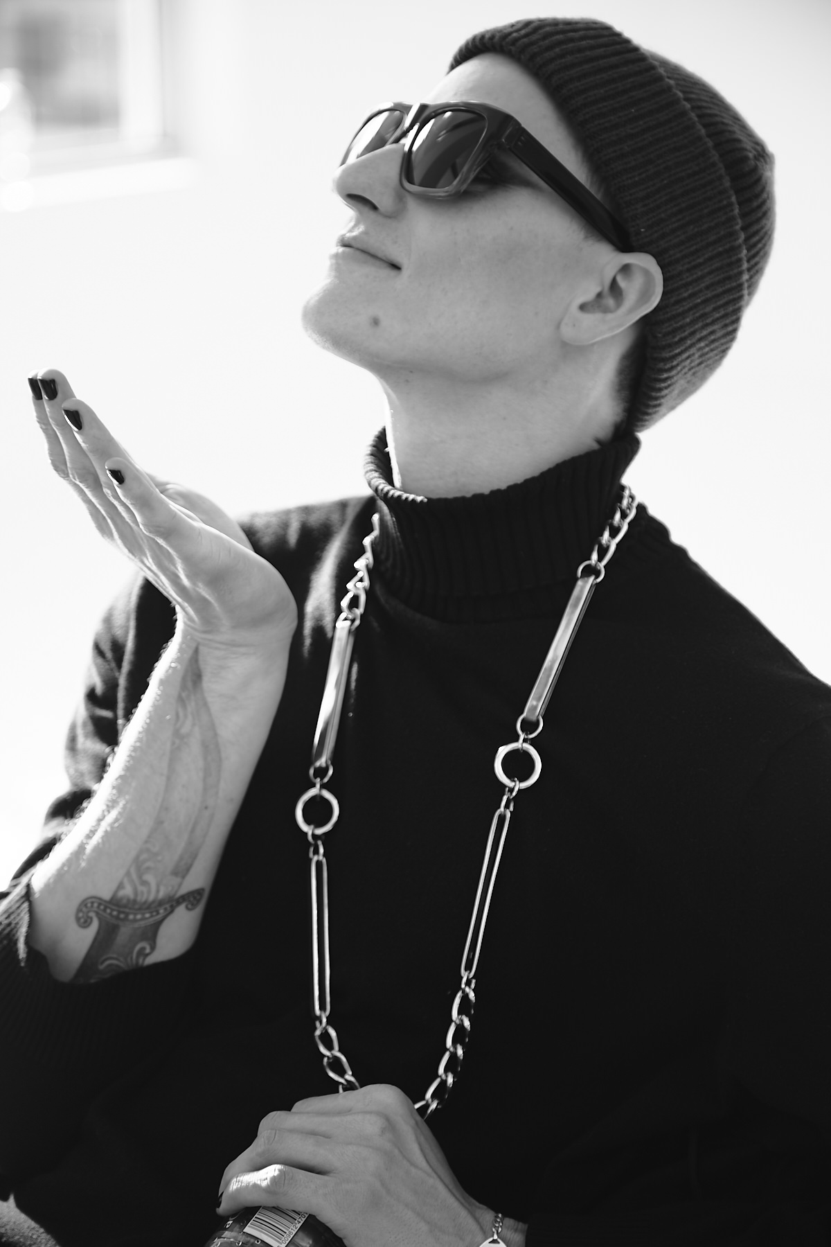 Behind the scenes moment from professional photography production