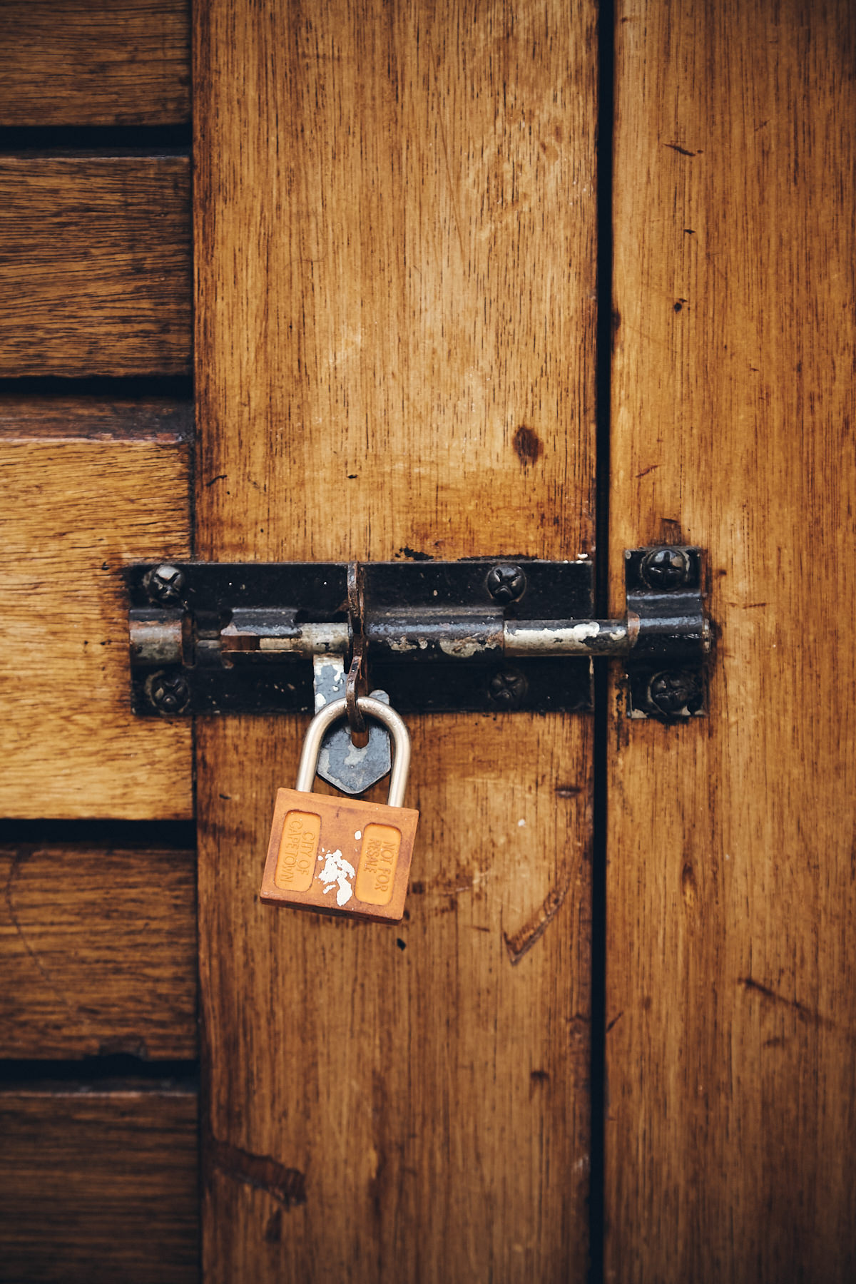 Behind the scenes moment from professional photography production