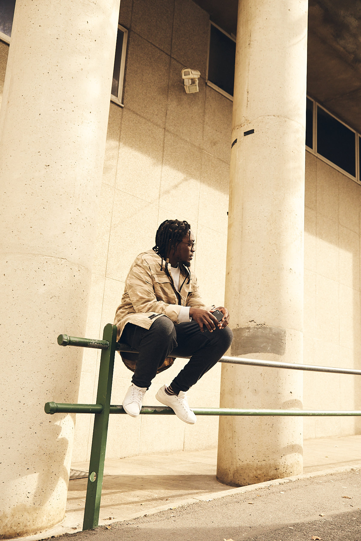 Behind the scenes moment from professional photography production